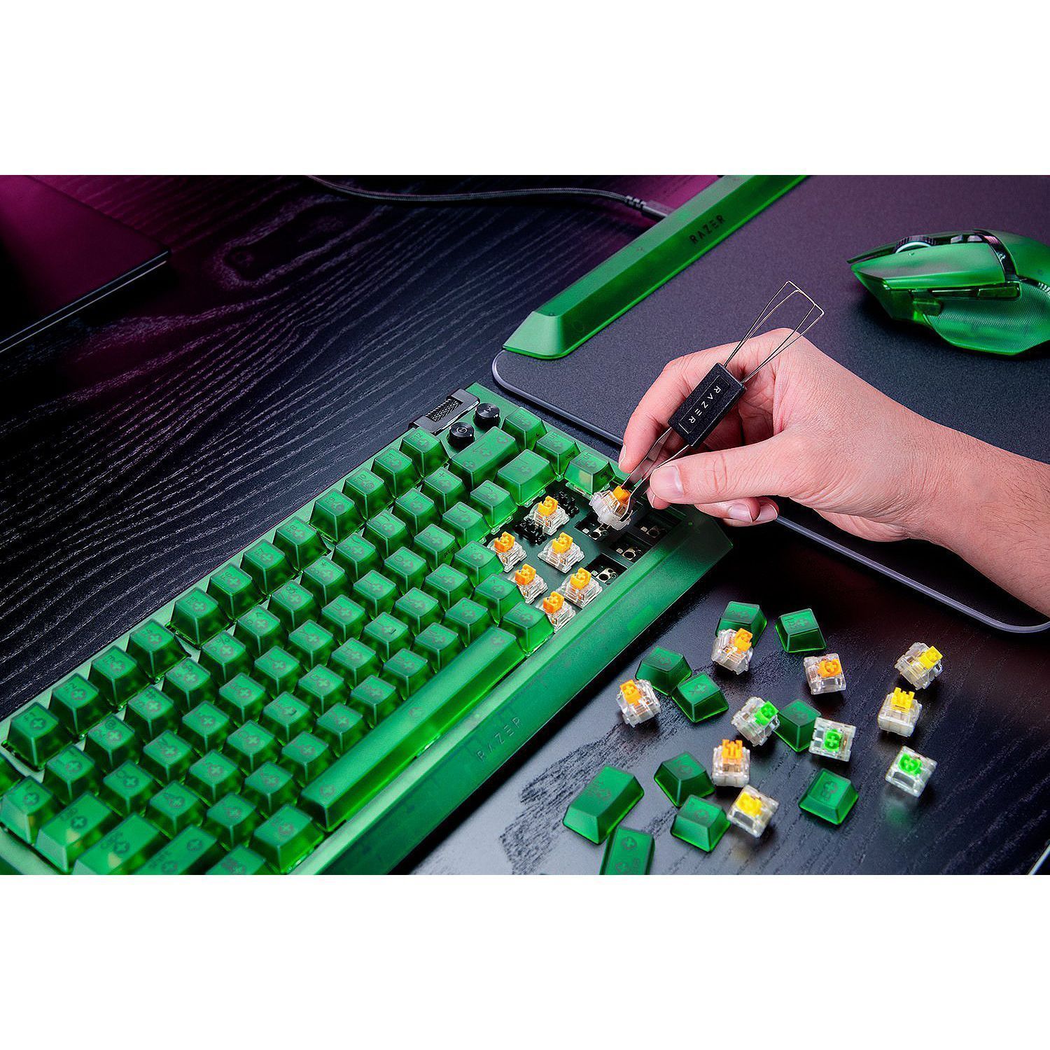 Клавиатура Razer BlackWidow V4 75% - Phantom Green Ed. - US Layout Razer RZ03-05003300-R3M1