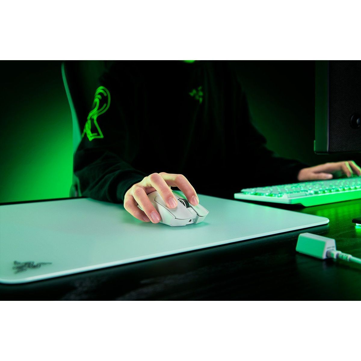 Игровая мышь Razer Viper V3 Pro - White Razer Viper V3 Pro White Gaming Mouse RZ01-05120200-R3G1